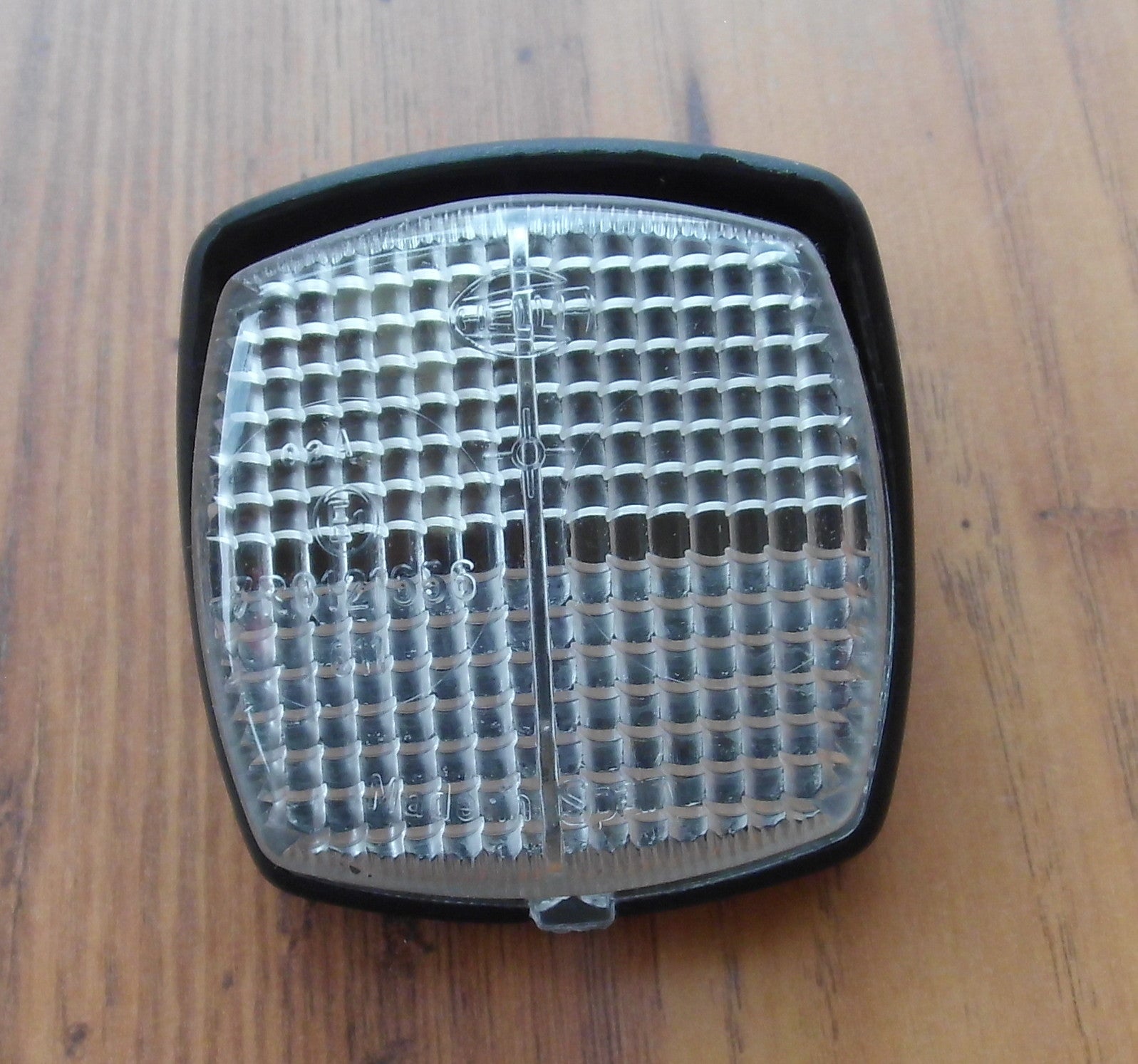 Umrissleuchte Positions- Begrenzungs- Leuchte Hella weiß klein 152790b6 NEU