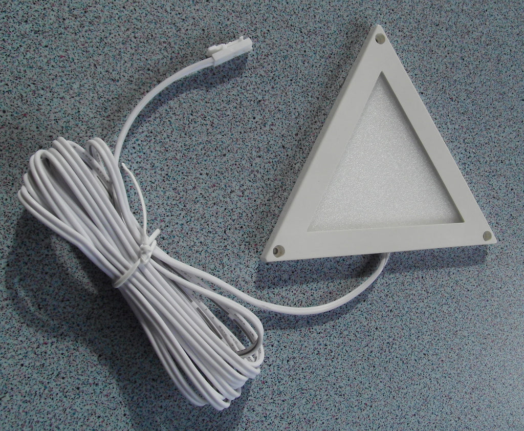 Leuchte Dometic dreieckig 10 cm Rahmen weiß LED 12V 2W 100L Aufbau 265280b NEU