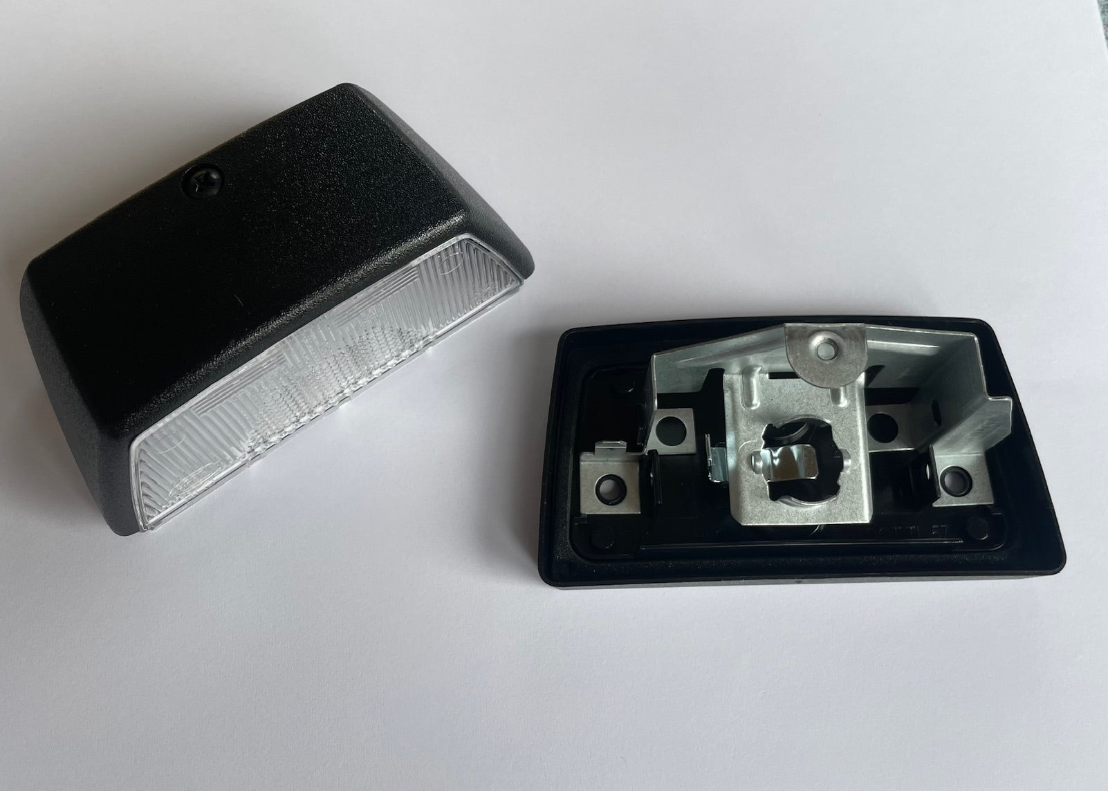 Leuchte Kennzeichenleuchte Hella Anbau 50277Lg NEU