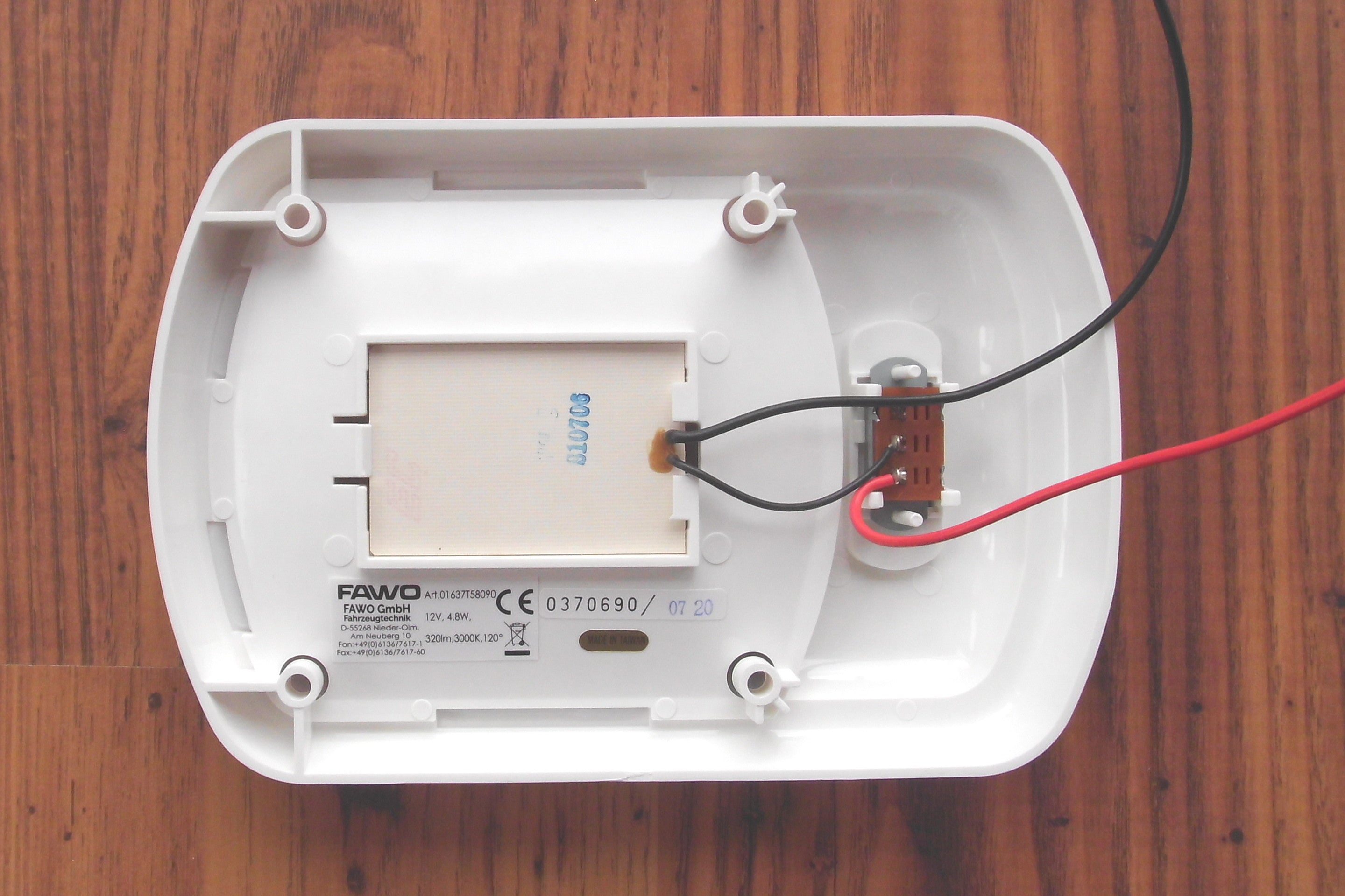 Leuchte UNO weiß LED 4,8W Lampe 12V für Decke und Wand 320f450 NEU