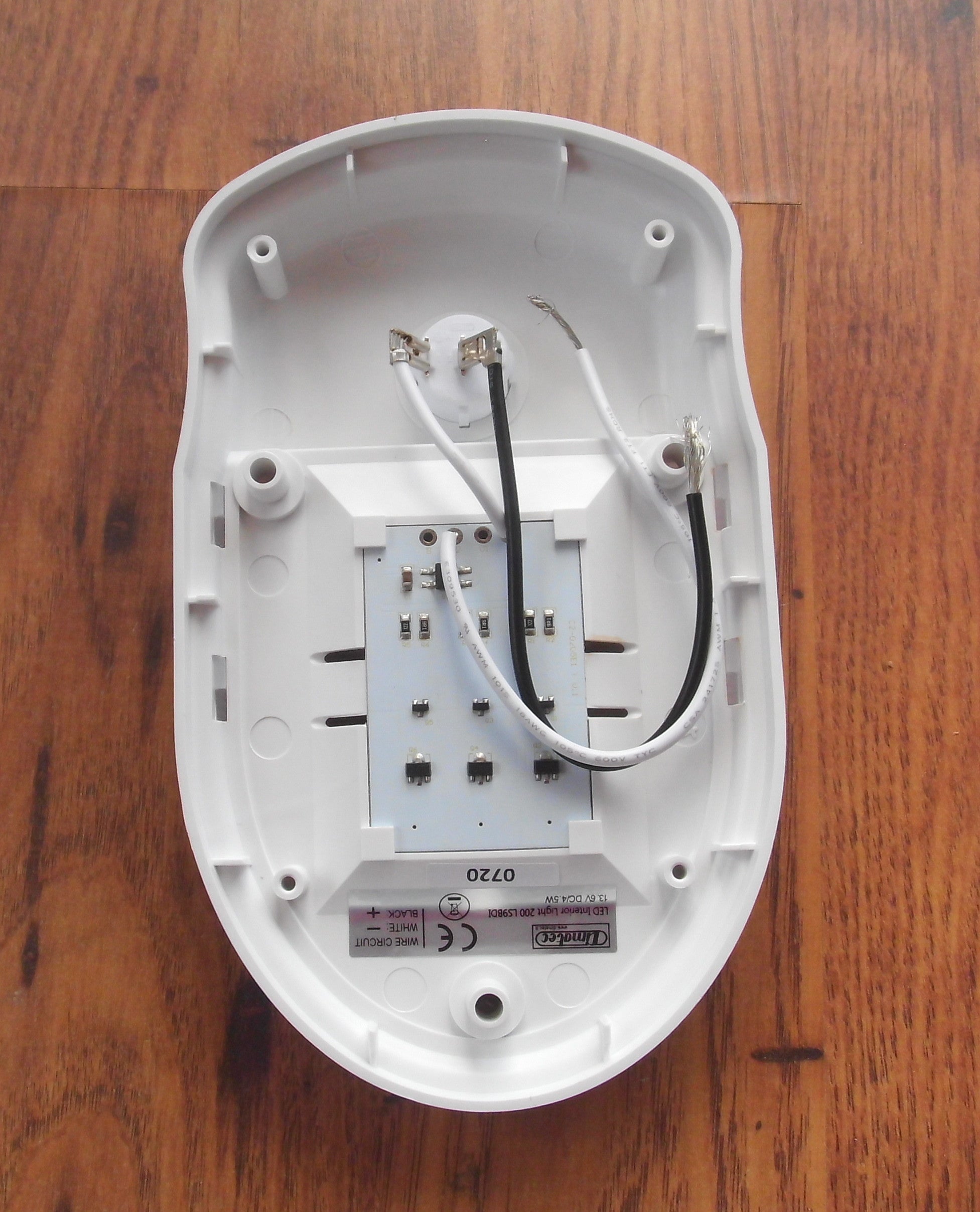 Leuchte weiß 3 LED mit Schalter 12 V, 4,5 Watt Aufbau 83271r NEU