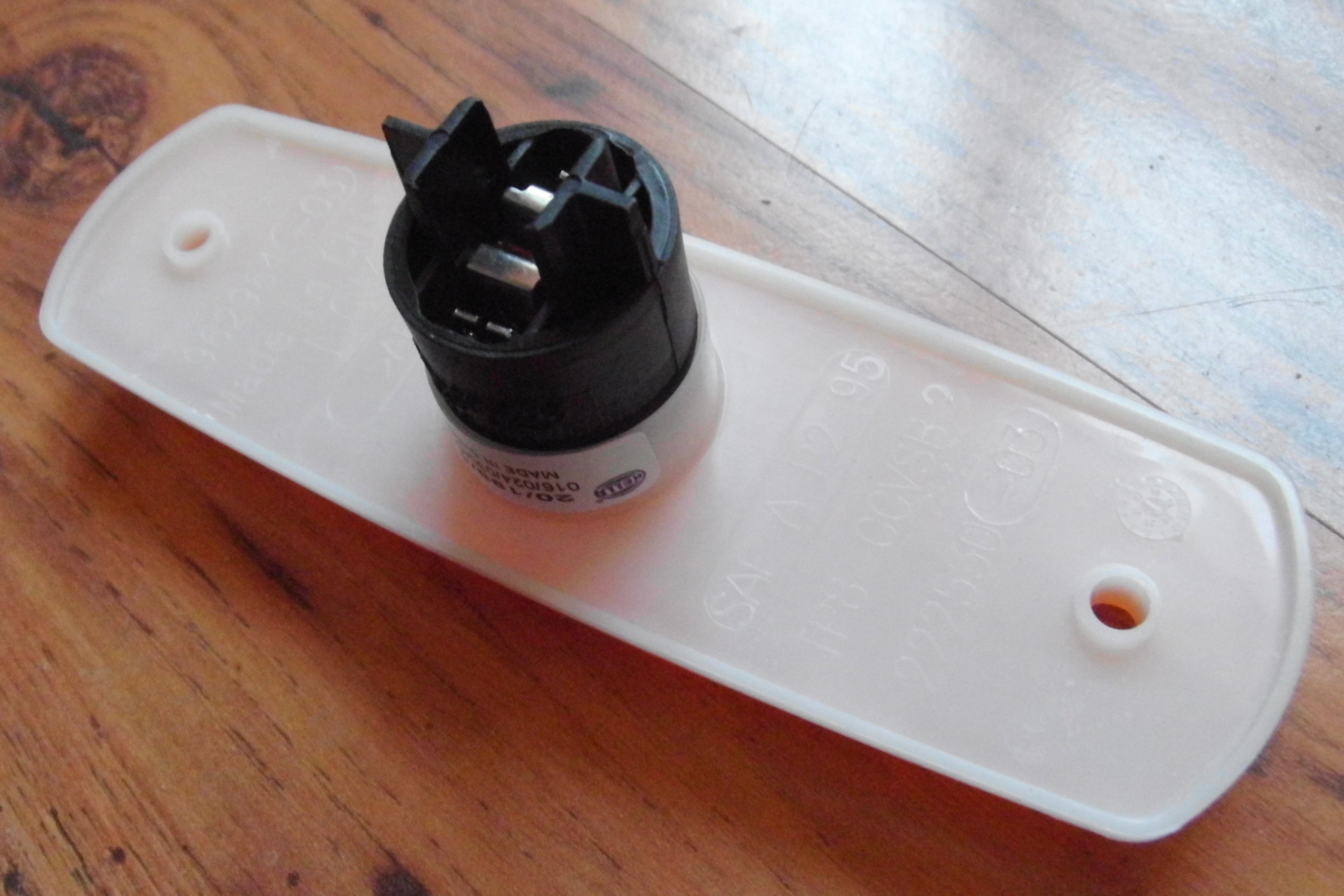 Umriss Begrenzungsleuchte 126x38 gelb Seitenmarkierungs Leuchte Hella 157360b2