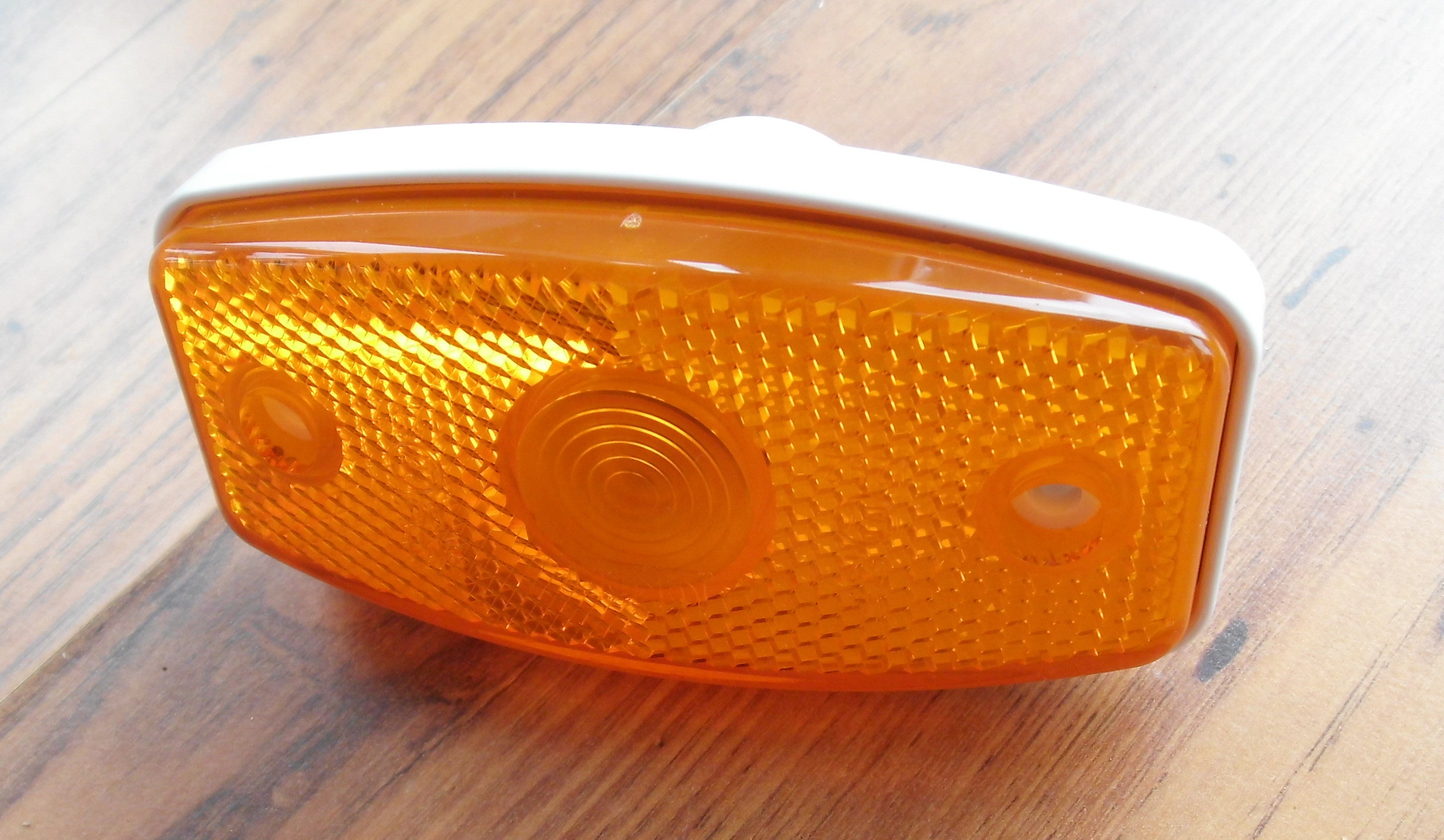 Begrenzungsleuchte Jokon Umriss Leuchte Aufbau mit weißem Gehäuse 140f068 NEU